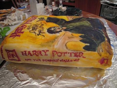 Normal_fans_deathlyhallows_coverartcake_002